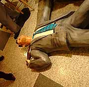 �z�㓒��́u�ۂ񂵂�فv�Ō������������l�`-2�i�V���j