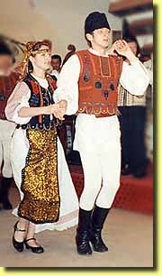 ���[�}�j�A������H�ׂȂ��疯���������y���ށi�u���V���t�A�g�����V�����@�j�A�A���[�}�j�A�j