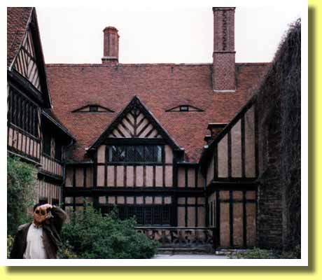 �|�c�_���錾�����\���ꂽ�c�F�c�B���G���z�t�{�a�̉�c���i�h�C�c�j