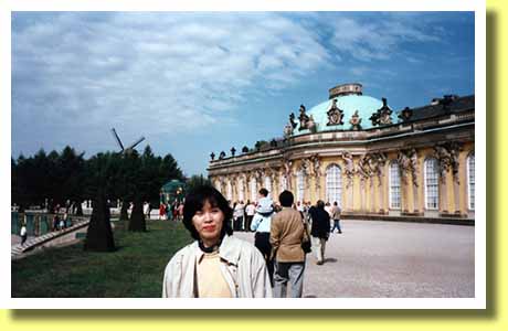 �|�c�_���x�O�ɂ���t���[�h���q2���䂩��̃T���X�[�V�{�a�i�h�C�c�j