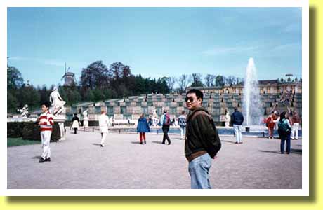 �|�c�_���x�O�ɂ���t���[�h���q2���䂩��̃T���X�[�V�{�a�̒뉀�i�h�C�c�j