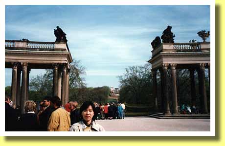 �|�c�_���x�O�ɂ���t���[�h���q2���䂩��̃T���X�[�V�{�a�̒뉀���猩����u�̏�ɂ͌Ñネ�[�}��Ղ��ǂ��i�h�C�c�j