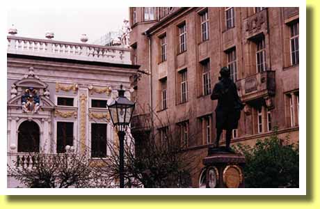 ���C�v�c�B�q�̋��s���ɂ̘e�ɗ��Q�[�e�̑��i�h�C�c�j