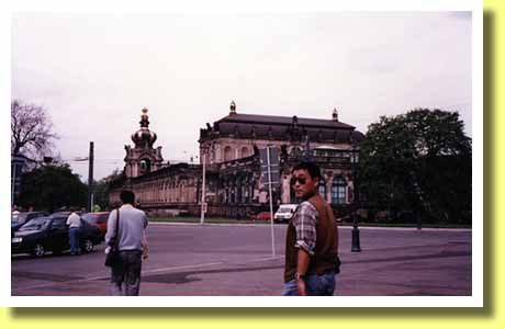 �h���X�f���ɂ���U�N�Z���I���ƁE���Ƃ䂩��̃c���B���K�[�{�a�i���h�C�c�j