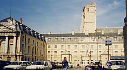 「初秋のブルゴーニュ」ブルゴーニュ公の宮殿(ディジョン,フランス)