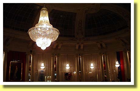 �t�����X�암�j�[�X�ɂ���V�܃l�O���X�R�E�z�e���̂���̃V�����f���A