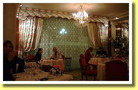 �t�����X�암�j�[�X�ɂ���V�܃l�O���X�R�E�z�e���̃��X�g�����u�V�����g�N���[���v�̓X��