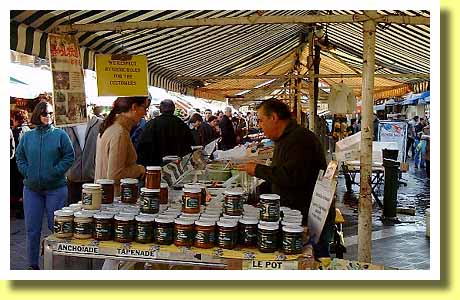 �t�����X�암�R�[�g�E�_�W���[���ɂ���j�[�X�̃T�����L��̐H�ו��s