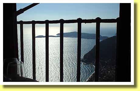 �t�����X�암�R�[�g�E�_�W���[���̊�R�̏�̘h�̑����G�Y�ɂ���V���g�[�E�G�U�̃��X�g�����̃e�[�u�����璭�߂��n���C