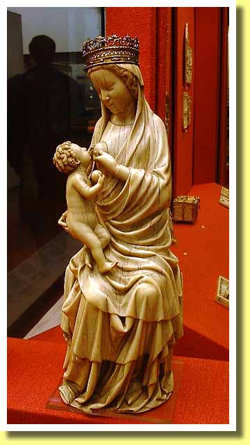�C�M���X�̎�s�����h���̑�p�����قŌ������������鐹��q��