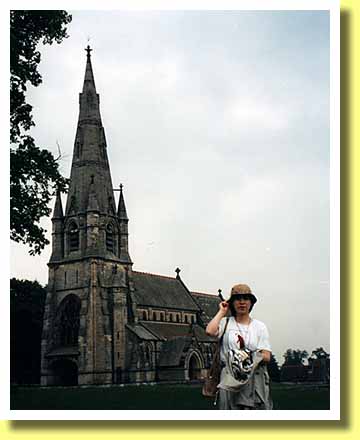 スタッドリー王立公園の中にあるセント・メアリー教会（イギリス）