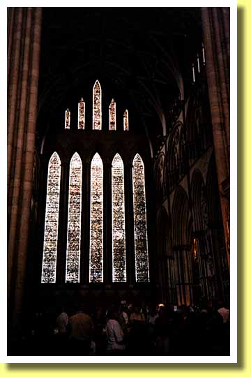 ヨーク・ミンスター（大聖堂）にあるステンド・グラス 5人姉妹の窓（イギリス）