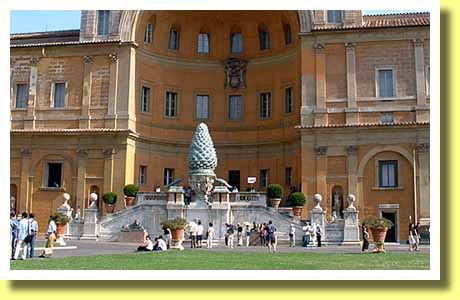�C�^���A�̎�s���[�}�̃��@�e�B�J�����p�فE�����ق̃s�[�j���̒���ɂ���s�[�j���̑��꜂ƃ~�P�����W�F���̊K�i