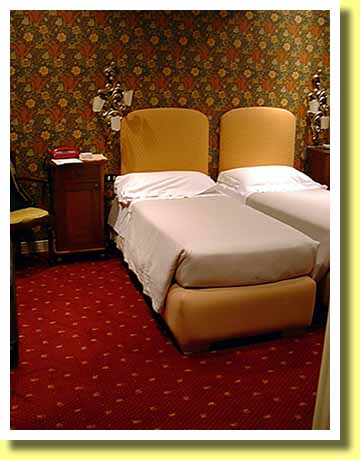 �C�^���A�̎�s���[�}�̃z�e���E�A�g�����e�E�X�^�[�̕���