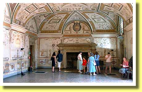 �C�^���A�̎�s���[�}�̃T���^���W�F����̒��ɂ���A�|���E�z�[��