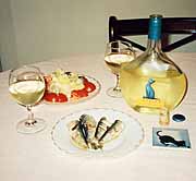 �΂̃l�R�̃��B�j���E���F���f�i�΂̃��C���j�ƃT�[�f�B���̊ʋl